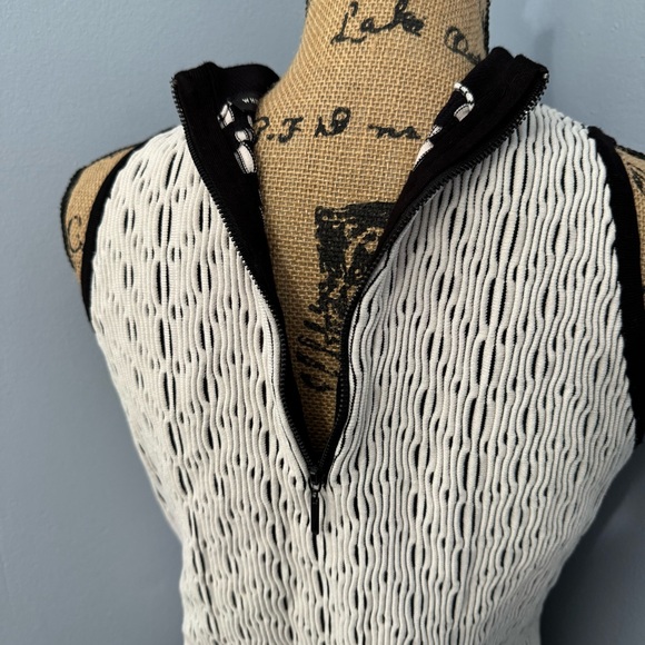 WHBM Patterned Textured Tank Top - Picture 8 of 14